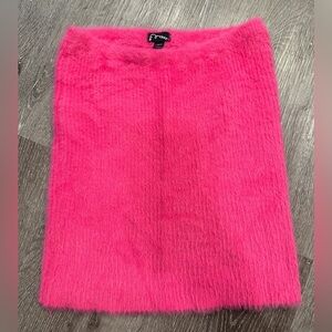 NWOT Art class fuzzy skirt